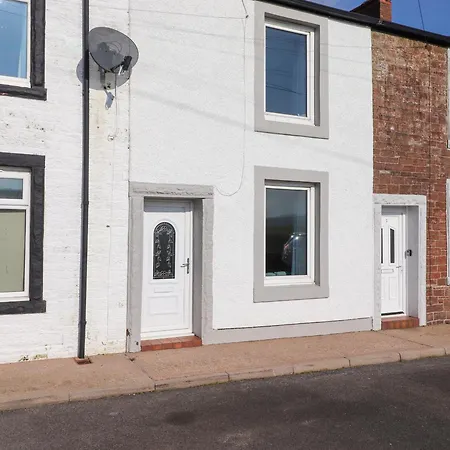 2 South Street * Wigton